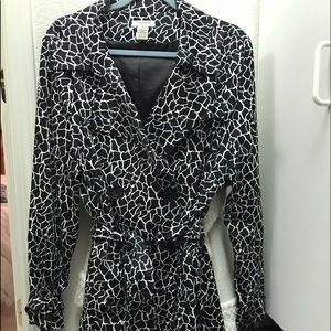 Double breasted raincoat.